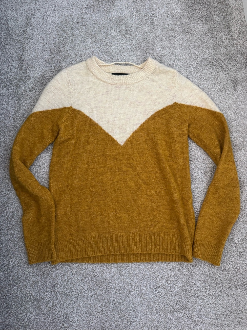 Vero Moda Two-Tone Crewneck Sweater in Mustard and White